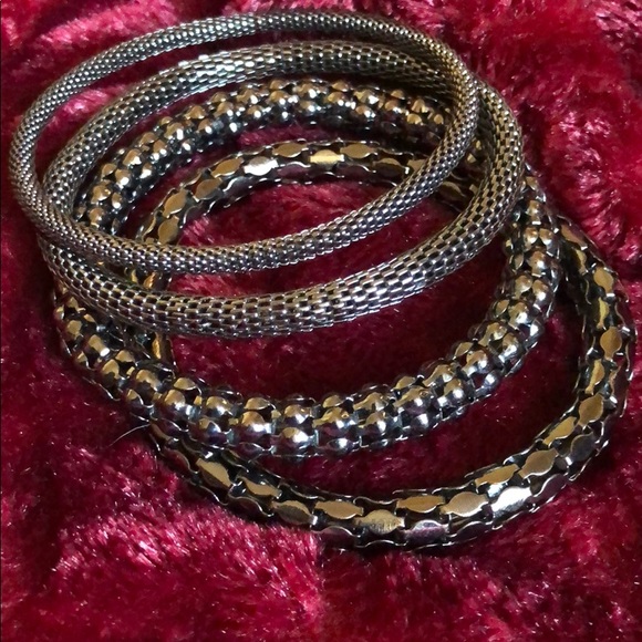 Bracelets - Picture 2 of 5